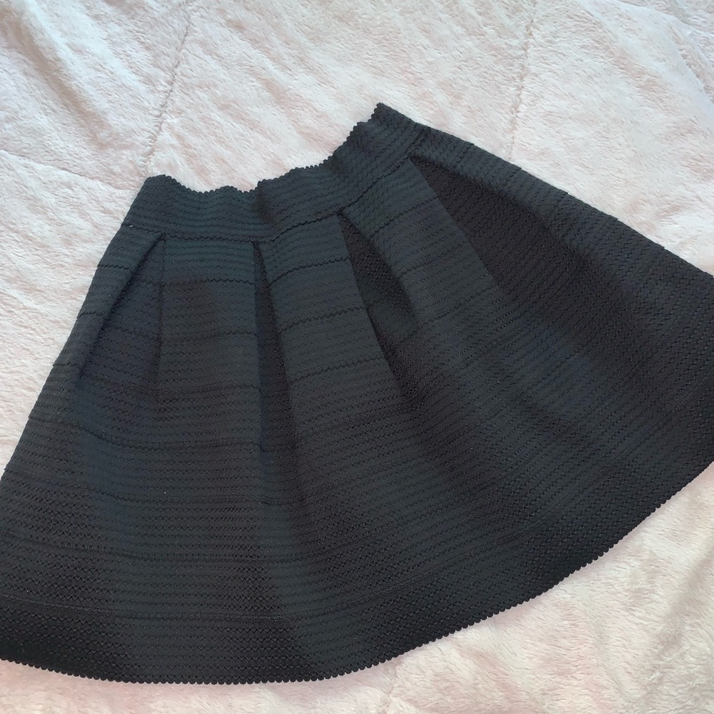EXPRESS • Black Pleated Skirt